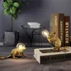 Nordic LED -bordslampa Harts Animal Rat Cat Squirrel Night Lights Nordic Mouse Table Lamps Home Decor Desk Lamp Lighting Fixtures HKD230807