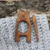 Pins Brooches 18 Styles Cartoon Animal Natural Wooden Brooch Cute Scarf Buckle Clasp Sweater Clip Pins Costume Decortative Jewelry Gift HKD230807