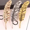 Pins Brooches JUCHAO Fashion Trend Large Leaf Brooch High Quality Feather Pin Men Women Overcoat Accessories HKD230807