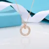 Sterling Sier Classic 1837 Round Cake Horse Eye Pendant Necklace For Women Gold Plated Lock Bone Chain Fashion T Series Designer smycken med låda