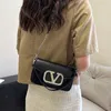 2024 Nova bolsa de luxo de alta qualidade Vendas diretas da fábrica Moda feminina diária combinando com estilo ocidental um crossbody pequeno quadrado para mulheres