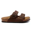 Sandalias de diseñador Slippers Tockle Birk Head Tire de corcho Flat Leather Loquers para placa Forme Summer Men para mujer Playa Película Tobogro Tlip Flip Flip Sandal Sandal Slipper