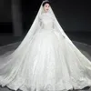 2023 Plus Size A Line Wedding Dresses Long Illusion Sleeves Spets Applique Jewel Sheer Neck Pärlor Pärlor Custom Made Chapel Weddin279a