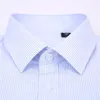 Chemises décontractées pour hommes de haute qualité sans repassage hommes robe chemise à manches longues solide mâle grande taille coupe régulière chemise d'affaires à rayures blanc bleu 230804
