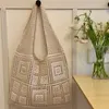 Bolsos de noche estilo suave para mujer, bolso de mano de lana de imitación, bolso de punto Retro, bolso de malla ahuecado, hombro tejido 2023 230804