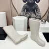 مصمم أمطار أحذية النساء أحذية سوداء ريف مطاطية الحذاء PVC Rainboots المظهر نشطة أعلى أخضر أبيض القدم أحذية المياه الناعمة