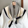 Bufandas 2023 Verano Pañuelo de seda Cuadrado Mujer Chales y chales Moda Oficina Pequeño pelo Cuello Hijabs Foulard 70 70cm