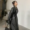 Trench da donna Lautaro Trench lungo oversize in pelle da donna manica lunga bavero vestibilità ampia Autunno Elegante nero abbigliamento donna streetwear 230804