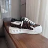 Nya högkvalitativa kvinnor och herrdesigner sneaker Casual Designer Womens and Mens EU Storlek 35-46 Skor Sneakers