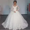 Prachtige V-hals Baljurk Lange Mouwen Trouwjurken 2020 Kant Applique Witte Bruidsjurken robe de mariage2143