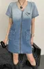 Designer de robes décontractées de base 23 Summer New Style Fashion Triangle Denim Zipper Slim Dress DY0W