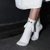 Spor çorap sevimli çift manyetik 3d tutma el bebek yaz erkekleri kadın orta tüp kısa orta tüp komik hediye