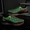 Nouvelles chaussures de course respirantes femmes hommes confortables baskets décontractées baskets de sport pour jeunes brillent dans l'obscurité