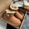 Botas ultra botas de designer de alta qualidade, botas de neve com plataforma australiana, sapatos quentes de couro real, castanha, tornozelo, botas fofas para mulheres, cor marrom antílope