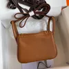 2 tailles pochette Le nouveau sac à main en cuir véritable Sac de voyage pour femme Sac de luxe Designer Hommes Pochettes vacances Totes classique Moyen Hobo CrossBody Sacs à bandoulière