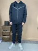 Nake 세트 Mens Black Tracksuits Tech Fleece Designer Suit Coat Coat Fousers 스포츠웨어 여성 스웨트 팬츠 조깅하는 스웨트 팬츠 캐주얼 패션복 다중 색상 2xl