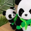 Zoo mit dem gleichen Riesenpanda, der Bambuspuppe hält, Kinderpuppe, süßes Plüschtier, Panda, Geschenk für das Kind, 40 cm, R230807
