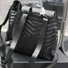 2024 Designerväska quiltad medelstora ryggsäck i Black Fashion Top Quality Påsar Ryggsäckstil Viktigt för resor och utflykter med låda