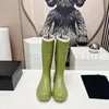 مصمم أمطار أحذية النساء أحذية سوداء ريف مطاطية الحذاء PVC Rainboots المظهر نشطة أعلى أخضر أبيض القدم أحذية المياه الناعمة