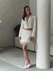 Kadınlar Düğün Etekleri Take Devekuşu Tüy Blazer Setler İnce Fit 2 Parçası Konuk Giyim Moda Şovu İçin Özel Yapıldı