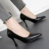 Sapatos sociais 2023 primavera e outono solteiros moda feminina temperamento bico fino estilete sexy pés não cansados salto alto preto