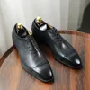 2023 Real Cow Men's Formal Handgjorda kvalitet Bekväm äkta läderdesigner bröllopsföretag Oxfords skor