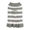 Abbigliamento per cani Abito con orlo ondulato Twist Twisted String Striped Grey White Bowknot Fur Ball Pet Dress