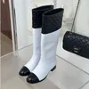 2023 designer lyxig vintage rund tå lårhöga stövlar sexiga kvinnor äkta läder övre catwalk diamant boot lady mode chunky högklackade komfortskor storlek 40