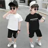 En stock 2-7 ans Designer Enfants Vêtements Ensembles T-Shirt Pantalon Ensemble Marque impression Enfants 2 Pièce pur coton Vêtements bébé Garçons fille Mode Appare GC2242