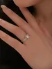 2023 Koreaanse Editie Nieuwe Zirkoon Ring Six Claw Diamond Ring Eenvoudige Mode Ring Vrouwelijke S925 Zilveren Mosang Diamond Design Sense