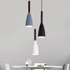 Lampy wiszące nordyckie łóżko żyrandol oświetlenie sypialni Nowoczesne i minimalistyczne światło restauracyjne Trzy główne domowe domek