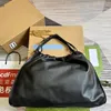 Gesteppte Einkaufstasche Frauen Kettenbeutel Quastel -Umhängetaschen Frau Handtaschen Achselhaut Handtasche Große Totes Top Spiegel Qualität Leder Black Shop Taschen Klassische Buchstaben Hardware