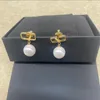 Lyxvarumärkesdesigner Drop Pearl Earrings Gold Dingle Earring Designer för Woman Fashion Letter V Mans Stud Earings Girls Ear Studs Weddings Party Gift