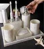 バスアクセサリーセット1PCシェルパターン樹脂石鹸ディスペンサーバスルームアクセサリーSupplies Gargle Cup Tooth Brush Holder Tray Home Decor