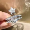 고급스럽고 아름다운 트렌드 라이트 라이트 럭셔리 5 포인트 스타 빛나는 풀 다이아몬드 혜성 오픈 링