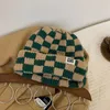 Berets 2023 Chesseboard Plaid Knit Cap voor vrouwen Winter Koreaanse ins Big Hoofdomtrekpullover hoed Japanse retro herenkappen