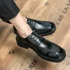 2023 nuevos zapatos de vestir de moda para hombre con punta cuadrada, zapatos de cuero con plataforma para hombre, zapatos Oxford de fiesta con cordones, zapatos de lujo con espejo para hombre