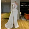 2021 Árabe Dubai Vestidos de Baile Requintados Renda Branca Gola Alta Um Ombro Mangas Longas Vestidos de Noite de Designer Dividido Lateralmente 196p