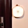 Luci notturne Lampada da parete per interni a LED Sensore intelligente Stile nordico moderno Applicazione Armadio Scala Soggiorno Decorazione domestica