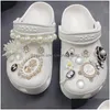 Chaussures Pièces Accessoires 1 Set Femmes S Sandales Designer Clog Charms Gemstone Cool Kwaii Décorations Pearl Metal 220720 Drop Delivery Shoes