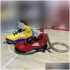 Sko delar tillbehör kreativa sneakers modell souvenirer nyckelringar 3D stereoskopiska basketskor Keyring man bil ryggsäck dekorativ s