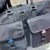 Nylonowa teczka prawdziwa skórzana torba na torbę mężczyzn torebki mody metalowy trójkąt crossbody torebki laptopa regulowana zdejmowana taśmowa taśma duża pojemność