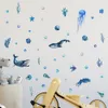 壁のステッカー青い魚の明るい輝きの暗い水中の世界のデカールベビーキッズルーム保育園の寝室の家の装飾230808
