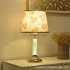 Lampada da tavolo europea camera da letto calda moda creativa luminosità regolabile telecomando casa lampada da comodino HKD230808