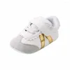 Första Walkers Patch Style Pu Leather Baby Shoes Crib Girls Boys Sneakers Spädbarn Mockasiner 0-18 månader