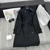 Kvinnors trenchrockar Designer Ny pendlarstil Enkel och fashionabla reducerade ålder Double Breasted Nylon Windbreaker Long Coat Ce5p