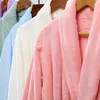Dames Nachtkleding Koraal Fluwelen Badjas Voor Vrouwen Thuiskleding Kimono Jurk Met Zak Warm Flanel Peignoir Homme Gewaden Nachtjapon Winter