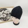 Bérets arrivent femmes hiver Skullies chapeaux pour dame filles rayé bonnet tricoté casquette en plein air chaud voyage adulte câble tricot chapeau