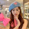 BERETS 2023女性のためのファッションソリッドカラー春と夏のかわいいピンクのハートデニムベレーキャップグリルの画家帽子の装飾