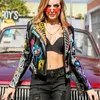 Jaquetas femininas primavera e outono punk cintura alta jaqueta de couro falso graffiti cravejado rebite fashion streetwear casaco curto de motocicleta 230807